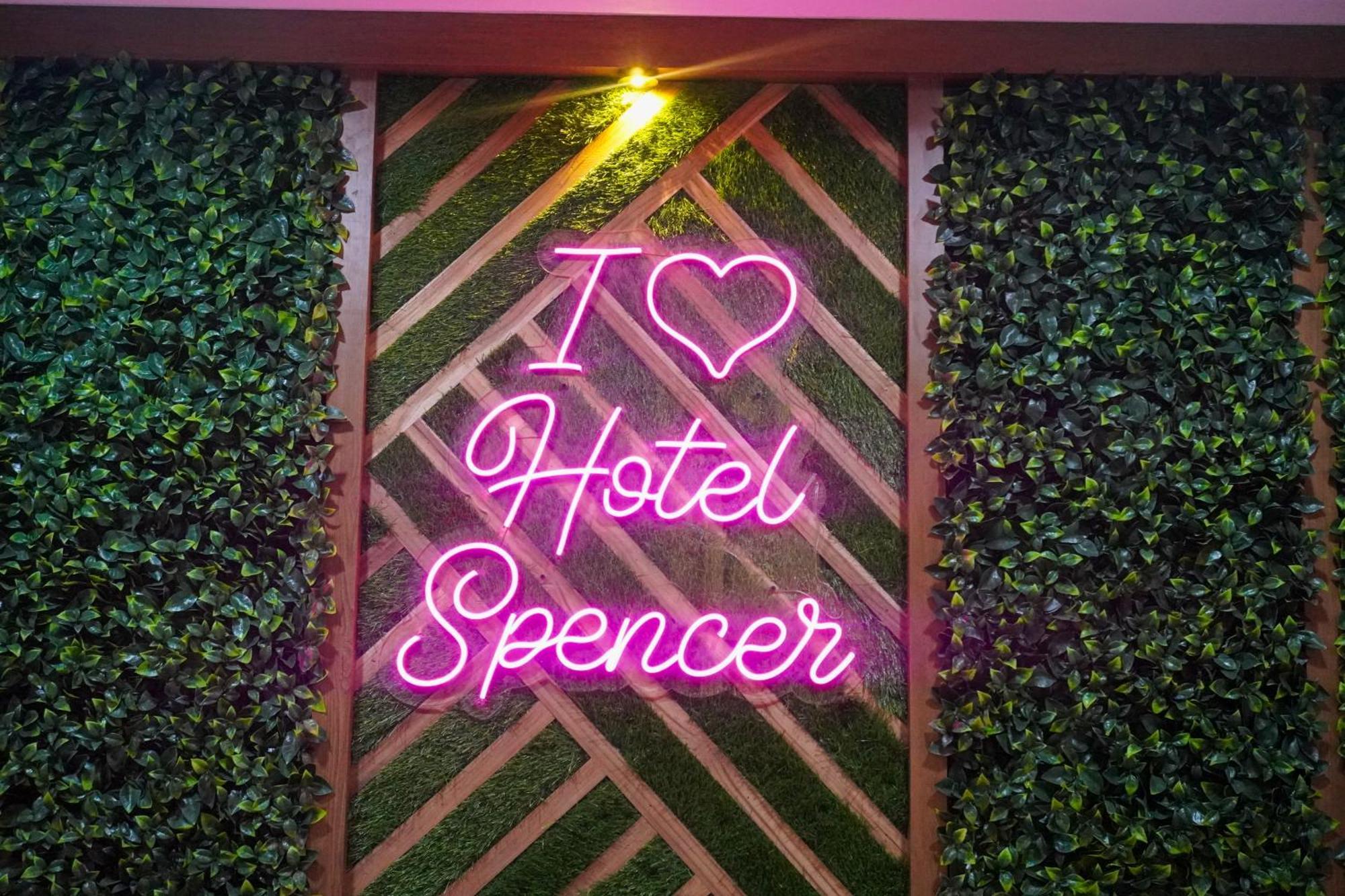 Hotel Spencer-ナビムンバイ エクステリア 写真