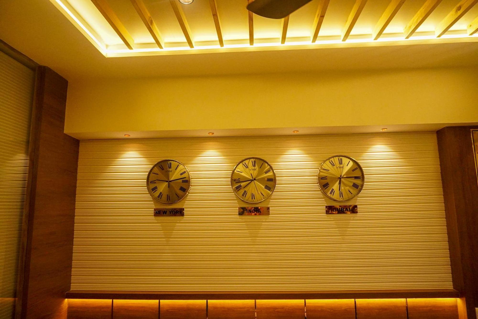 Hotel Spencer-ナビムンバイ エクステリア 写真