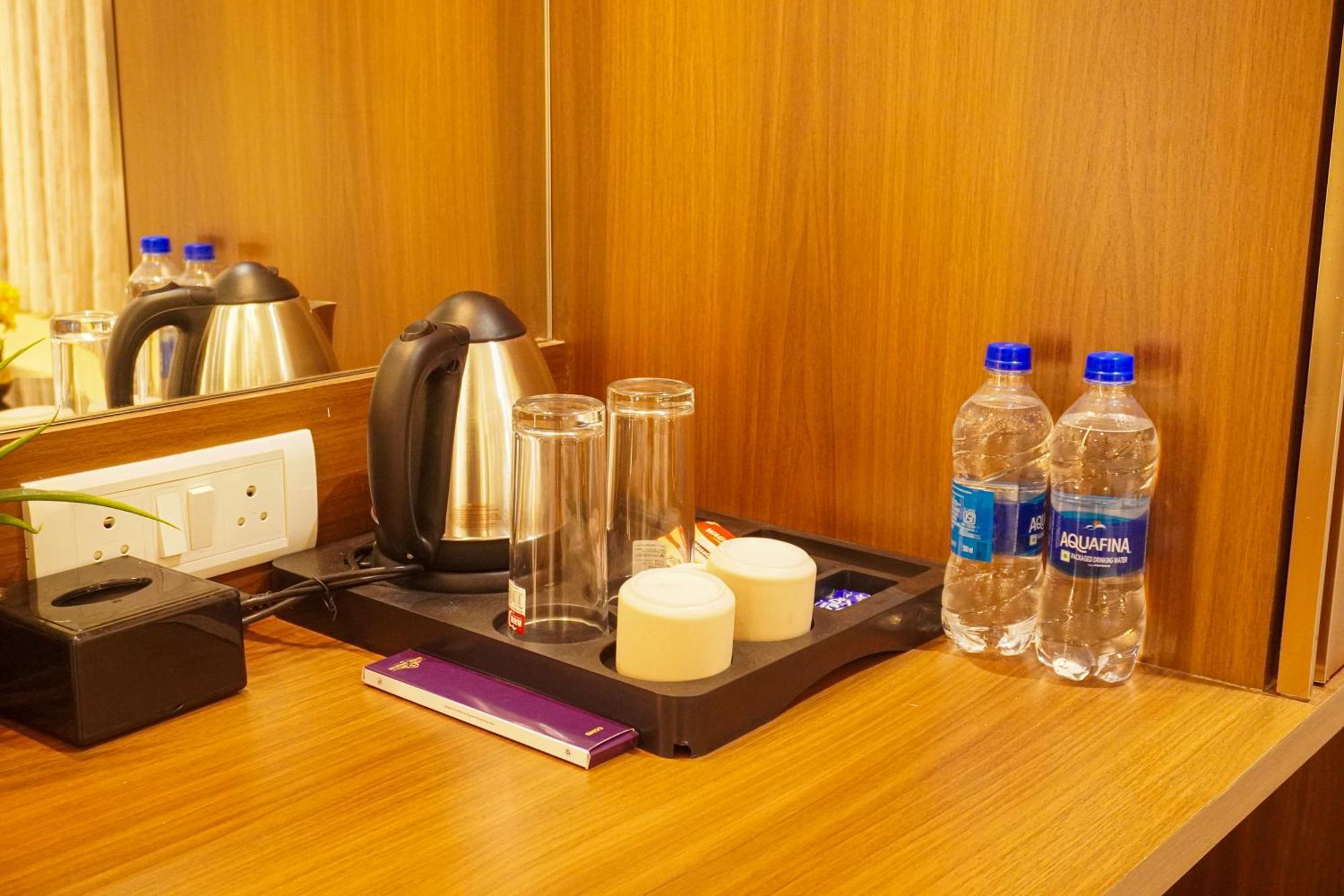Hotel Spencer-ナビムンバイ エクステリア 写真