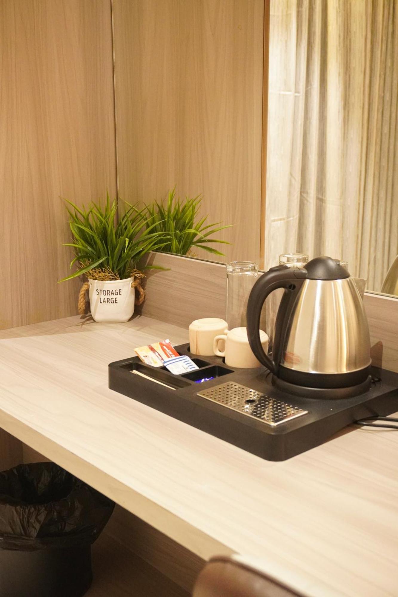 Hotel Spencer-ナビムンバイ エクステリア 写真